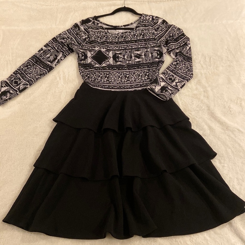 LuLaRoe long sleeve dress, size L, black skirt and geometric design top